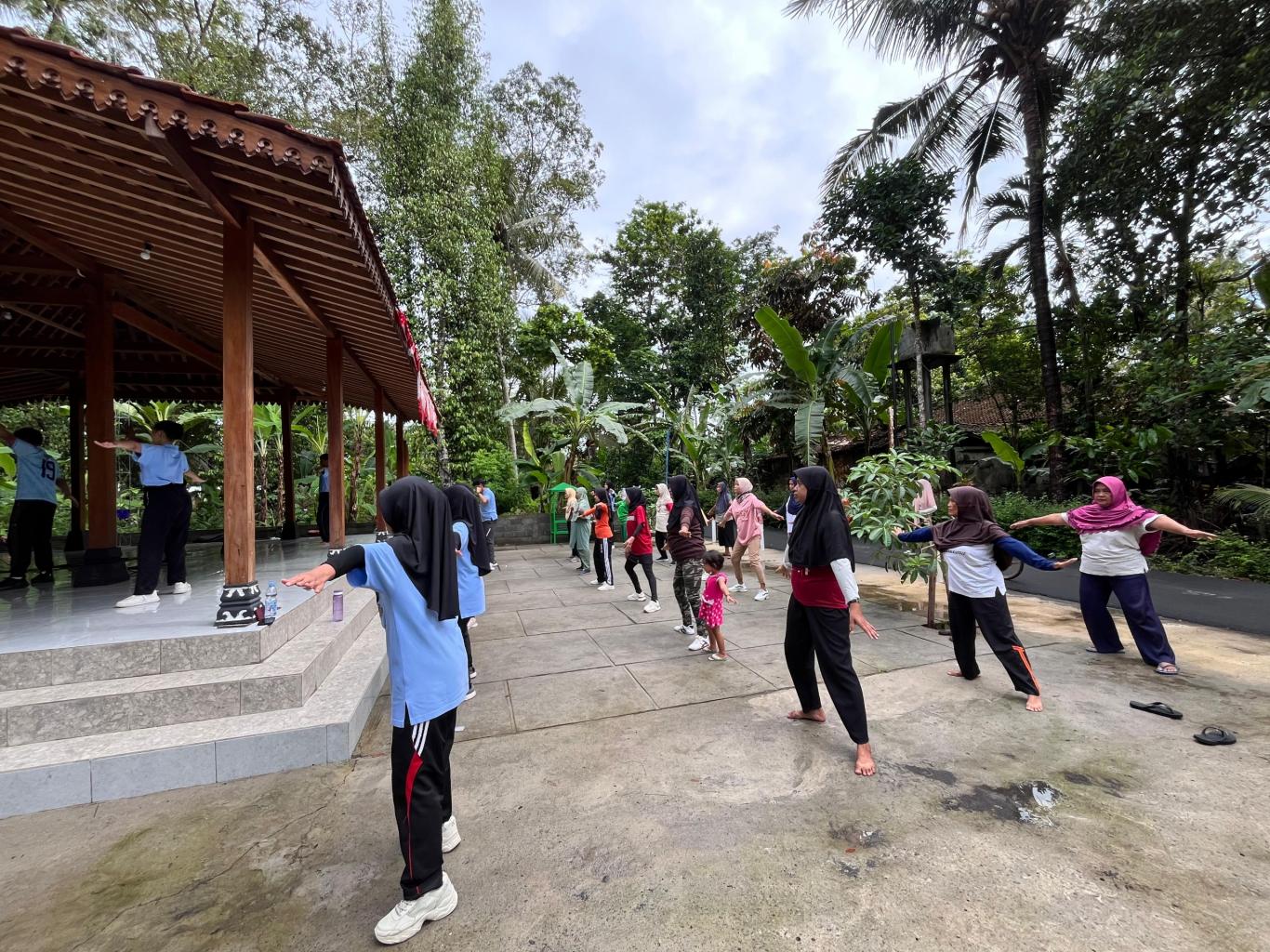 Senam Pagi Bersama Warga